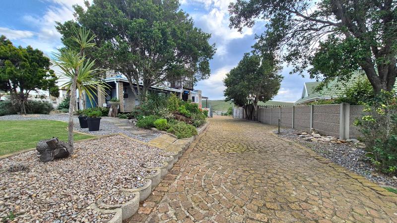 4 Bedroom Property for Sale in Hartenbos Heuwels Western Cape